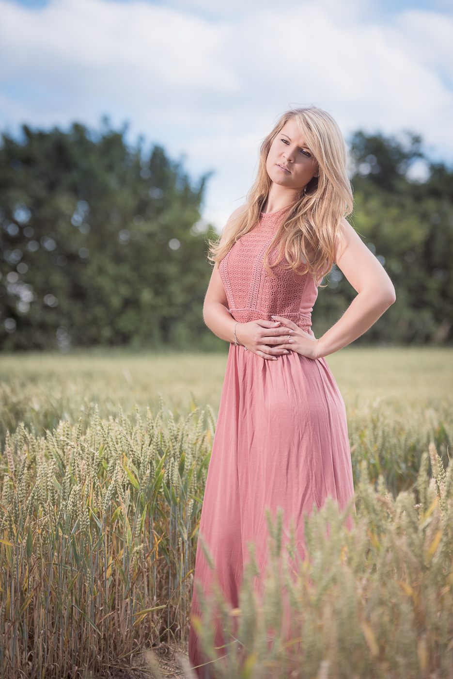 Birte im Kornfeld 02