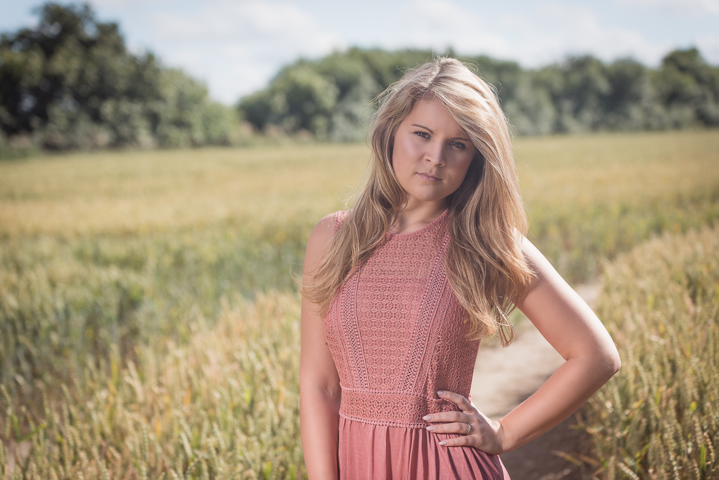 Birte im Kornfeld 05